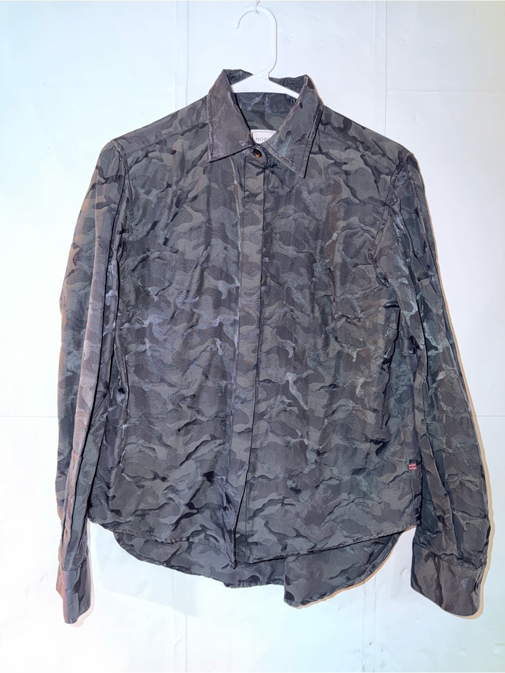 Noble 31 Women’s Small black camouflage button down shirt blouse long sleeve